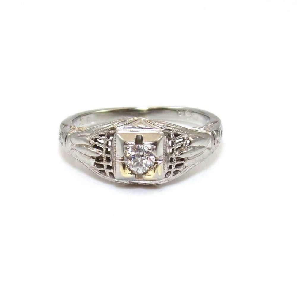 Vtg 18K Gold Diamond Wedding Engagement Ring 5.5